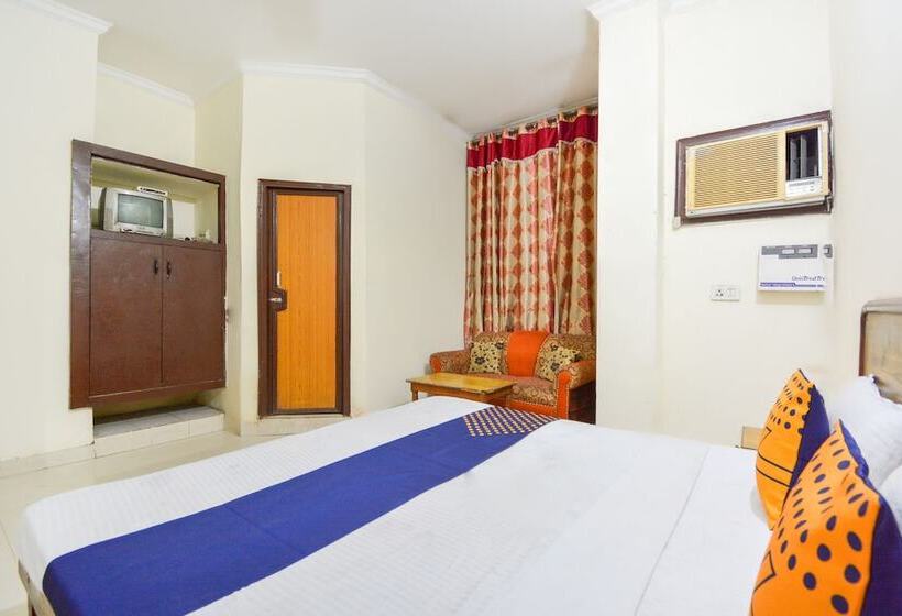 Spot On 38670 Hotel Diamond