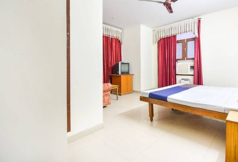 Spot On 38670 Hotel Diamond