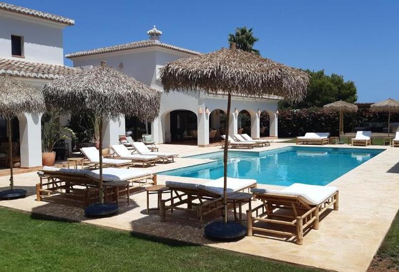 ベッドアンドブレックファースト The Adelante House