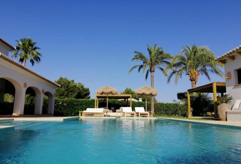 ベッドアンドブレックファースト The Adelante House