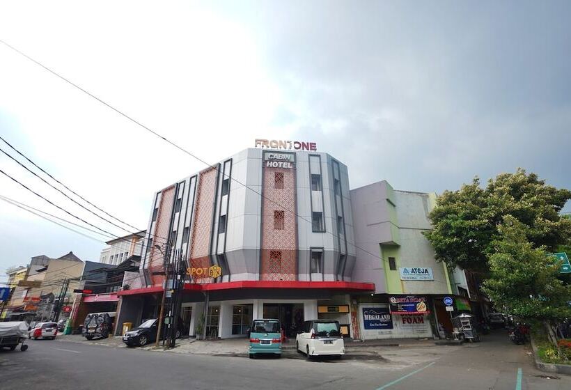 Hotel Front One Cabin Slamet Riyadi Solo