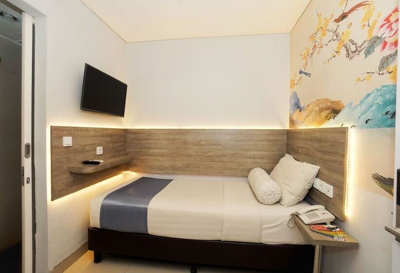 Hotel Front One Cabin Slamet Riyadi Solo