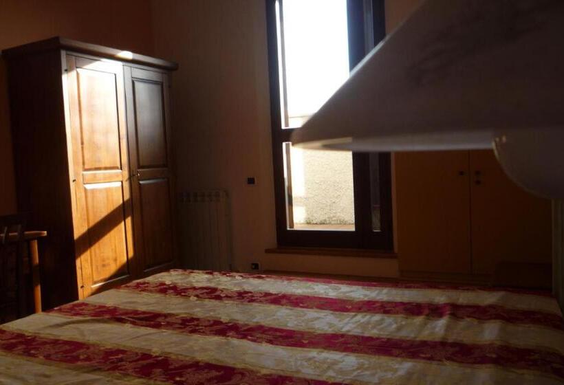 Pensjonat Affittacamere Albafiorita