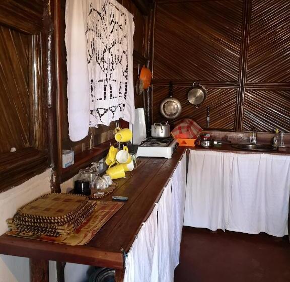 تختخواب و صبحانه Chez Alex