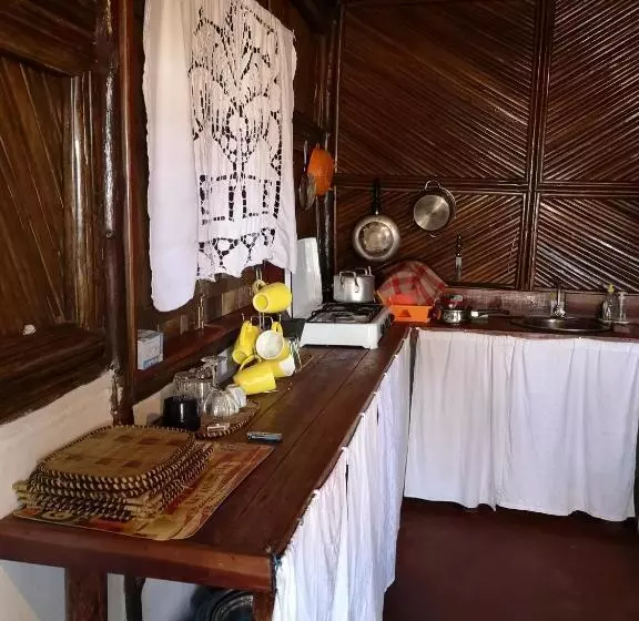 تختخواب و صبحانه Chez Alex