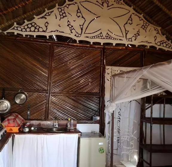 تختخواب و صبحانه Chez Alex