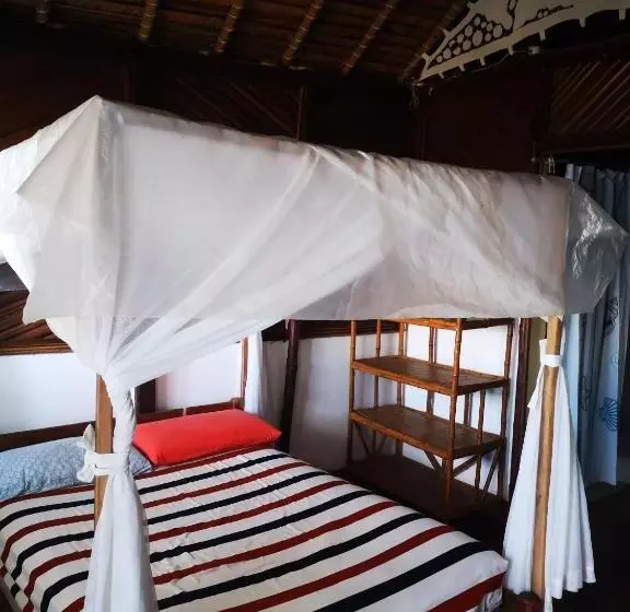 تختخواب و صبحانه Chez Alex