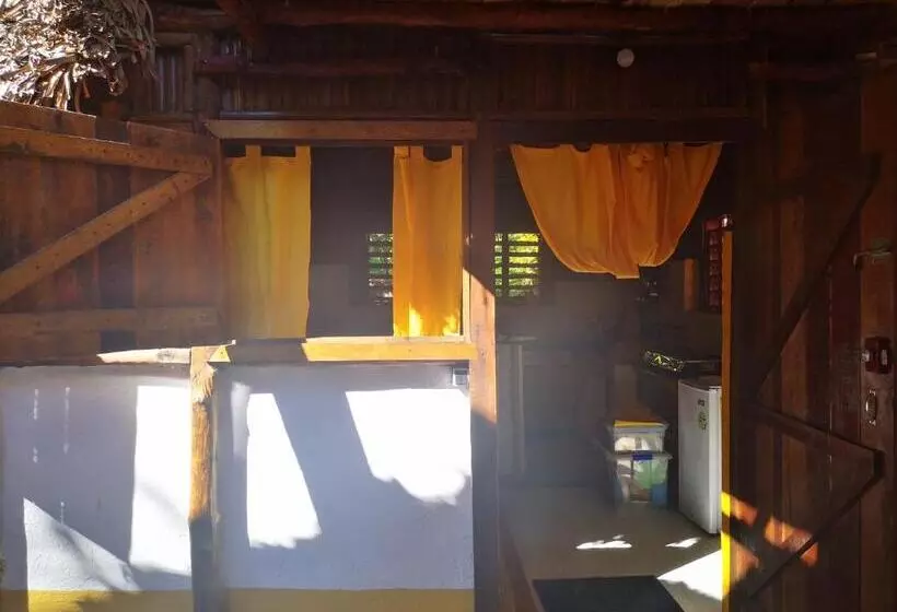 تختخواب و صبحانه Chez Alex