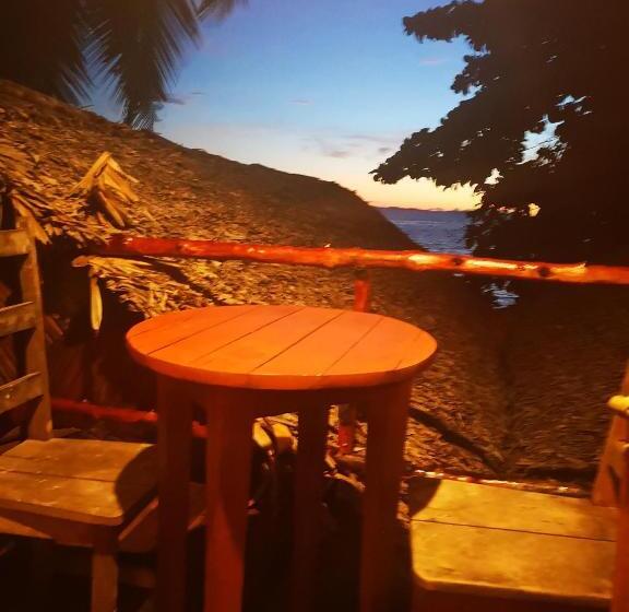 تختخواب و صبحانه Chez Alex