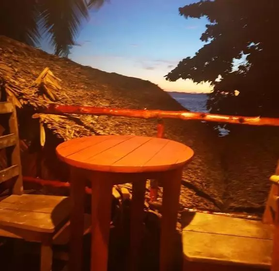 تختخواب و صبحانه Chez Alex