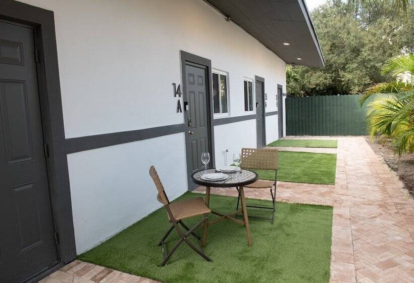 호텔 The Lauderdale Boutique