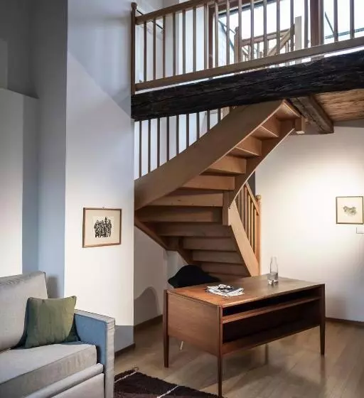 تختخواب و صبحانه Goldenstern Townhouse