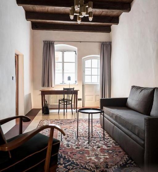 تختخواب و صبحانه Goldenstern Townhouse