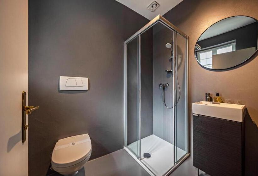 تختخواب و صبحانه Goldenstern Townhouse