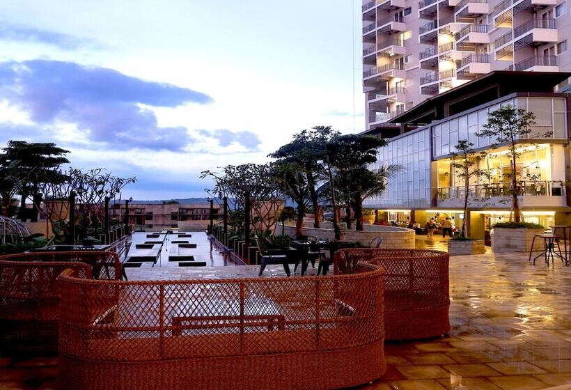 Отель Horison Ultima Bhuvana Ciawi