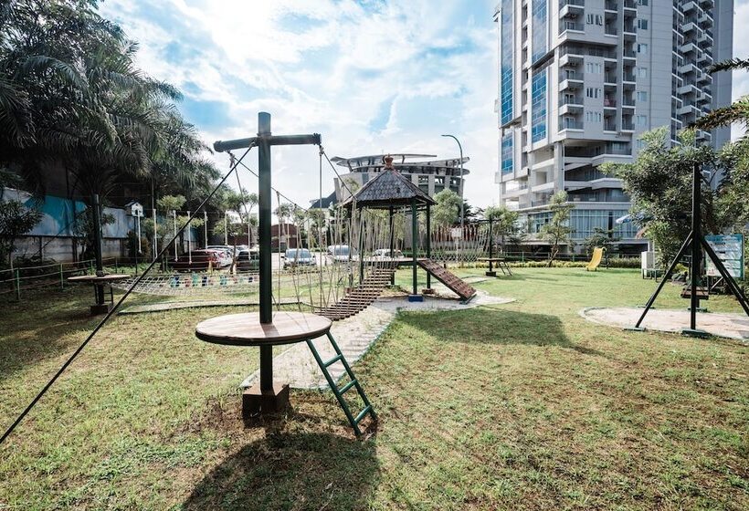 Отель Horison Ultima Bhuvana Ciawi