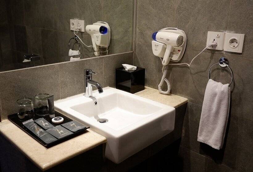 Отель Horison Ultima Bhuvana Ciawi