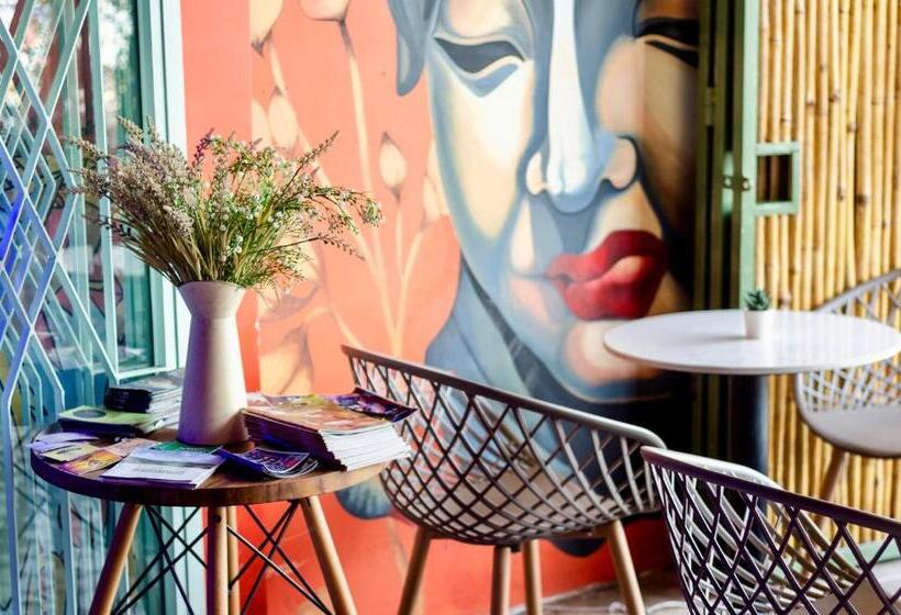 پانسیون Candy Pepper