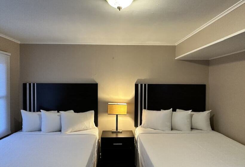 Community Court Motel