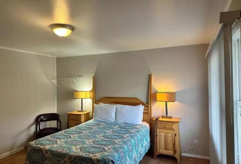 Community Court Motel