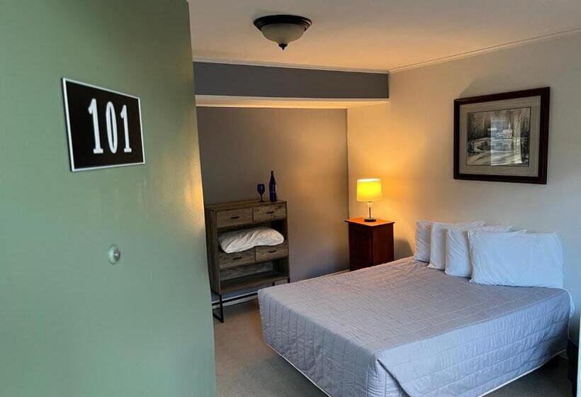 Community Court Motel