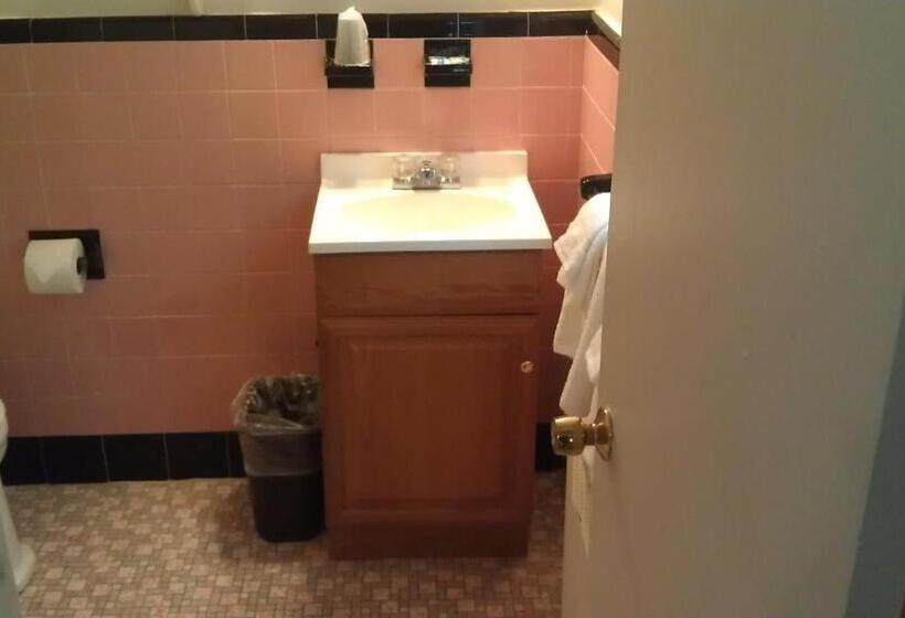 Community Court Motel