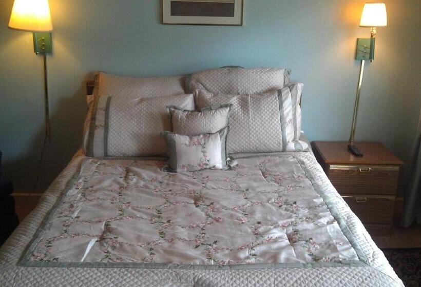 Community Court Motel