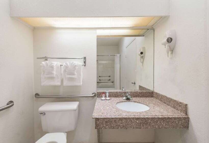 هتل Americas Best Value Inn & Suites Fort Worth South