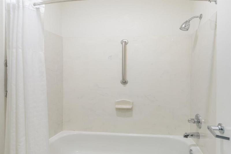 هتل Americas Best Value Inn & Suites Fort Worth South