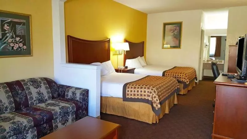 Отель Americas Best Value Inn & Suites Fort Worth South