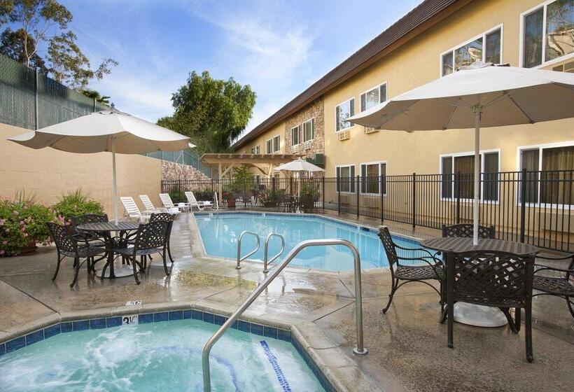 Ayres Hotel Corona   Riverside