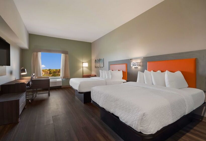 هتل Spark By Hilton Destin