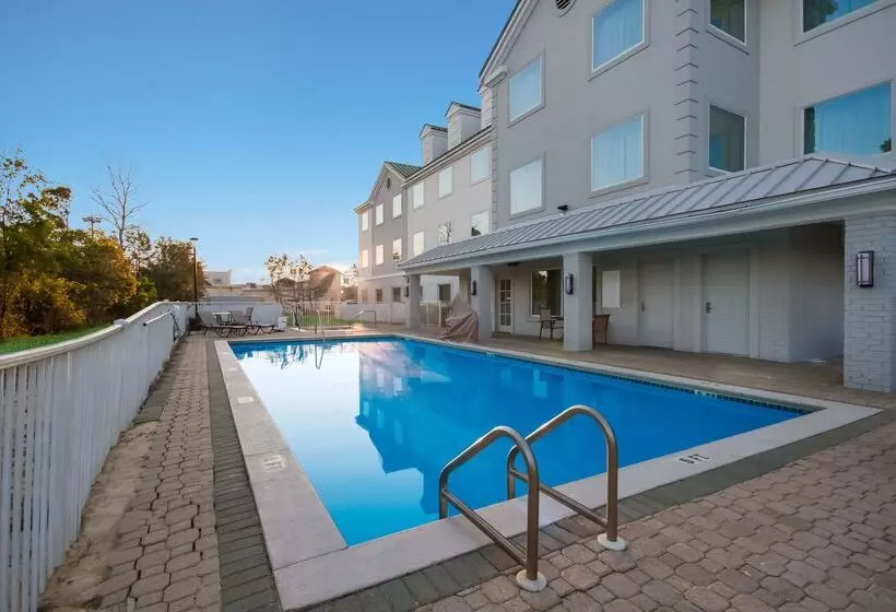 בית מלון כפרי Spark By Hilton Destin