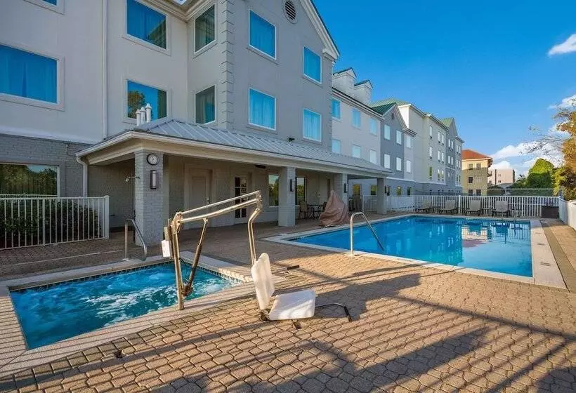 בית מלון כפרי Spark By Hilton Destin