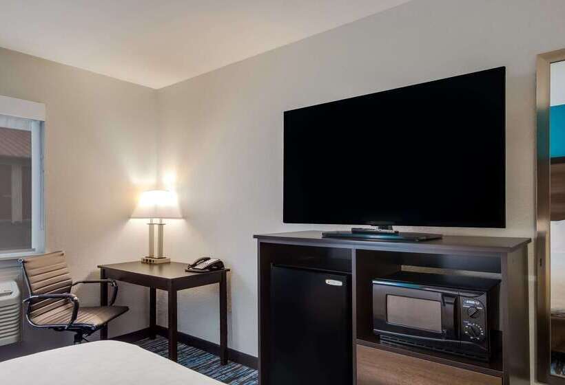 ホテル Clarion Pointe Harrodsburgdanville