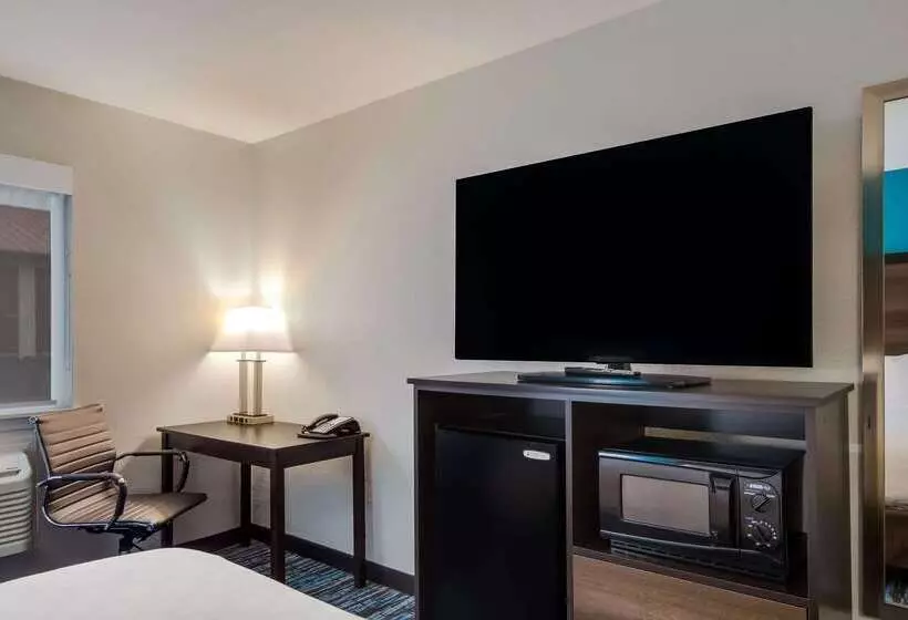 Hotel Clarion Pointe Harrodsburgdanville