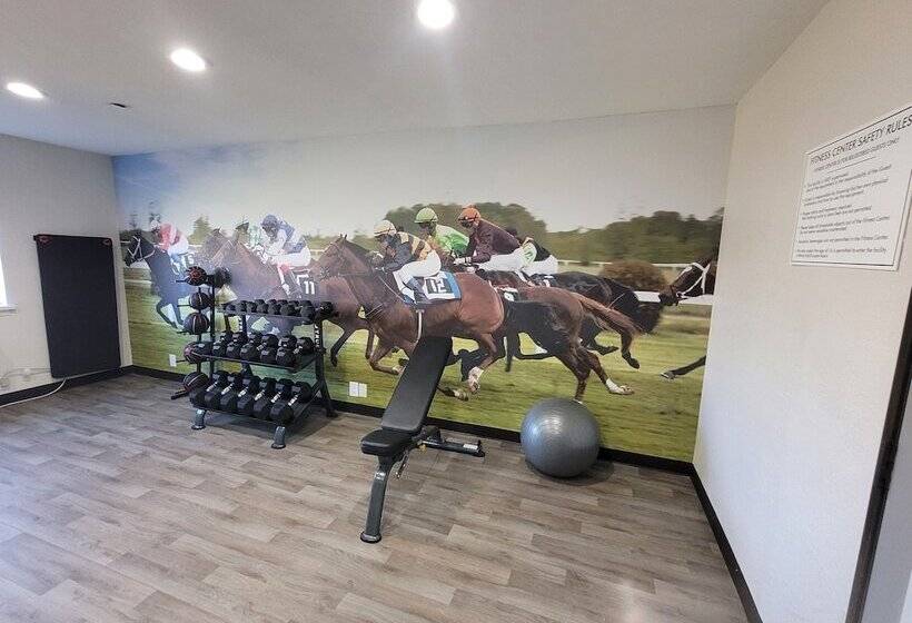 ホテル Clarion Pointe Harrodsburgdanville