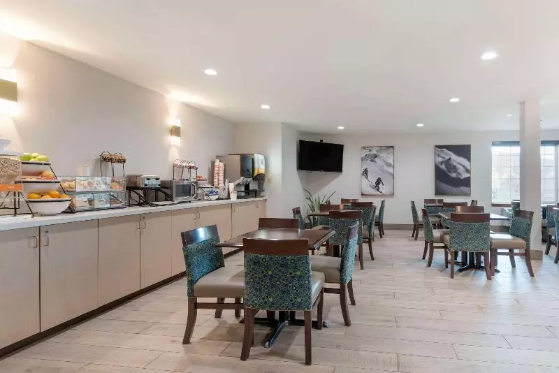 ホテル Comfort Inn & Suites Carbondale On The Roaring Fork