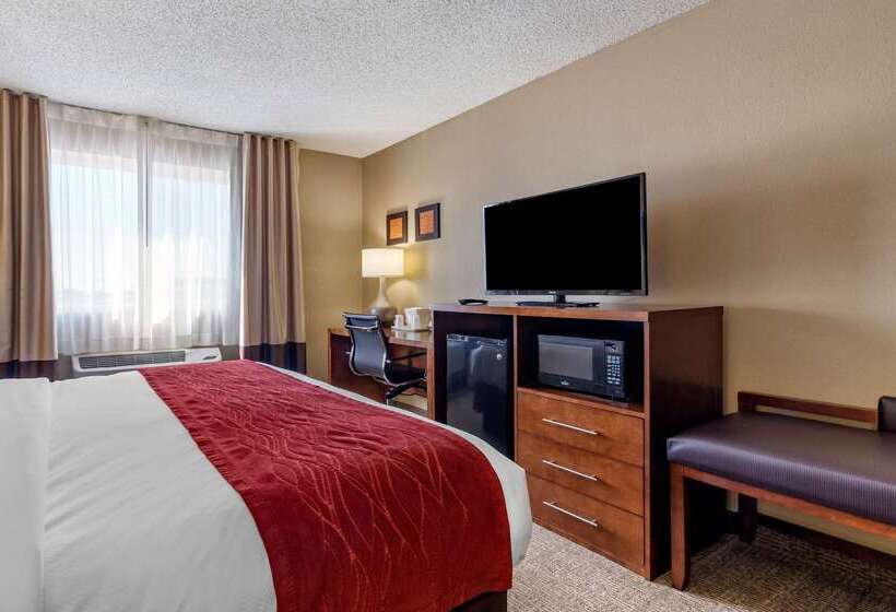 هتل Comfort Inn & Suites Hays I70