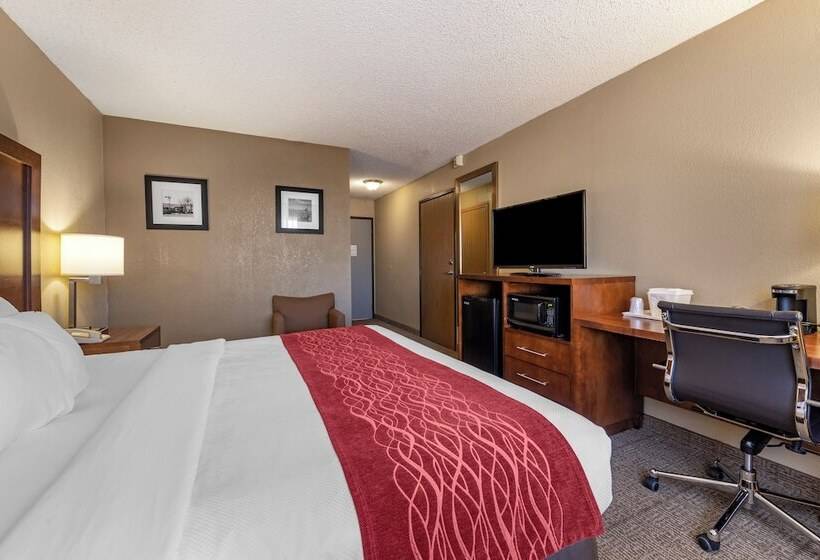 هتل Comfort Inn & Suites Hays I70