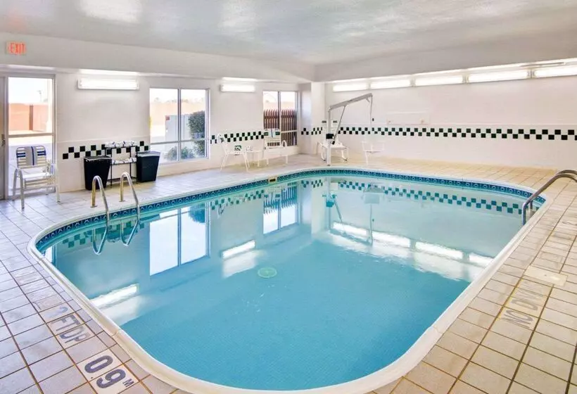 Отель Comfort Suites Longview North