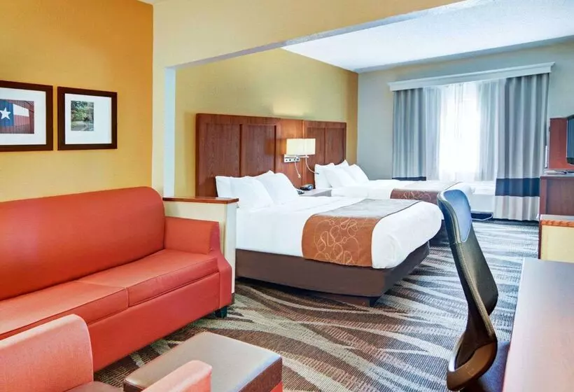 Отель Comfort Suites Longview North