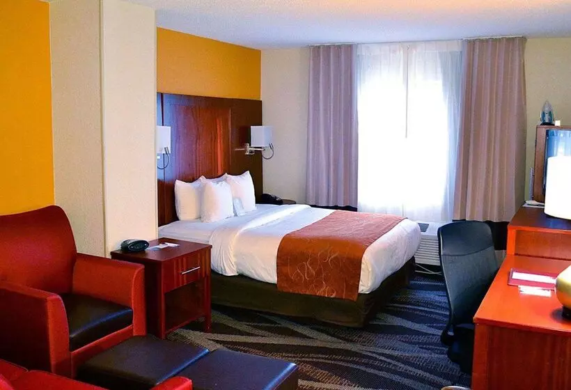 Отель Comfort Suites Longview North