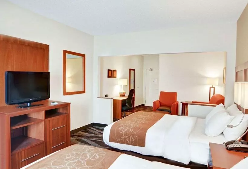 Отель Comfort Suites Longview North