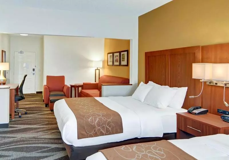 Отель Comfort Suites Longview North