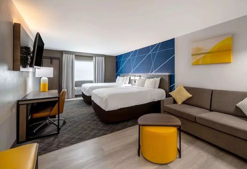 Отель Comfort Suites Longview North