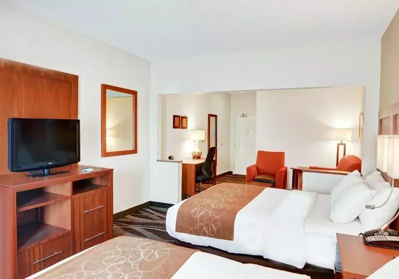 Отель Comfort Suites Longview North
