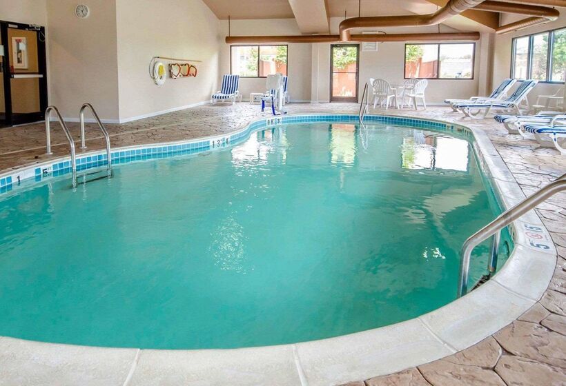 ホテル Comfort Suites Louisville East