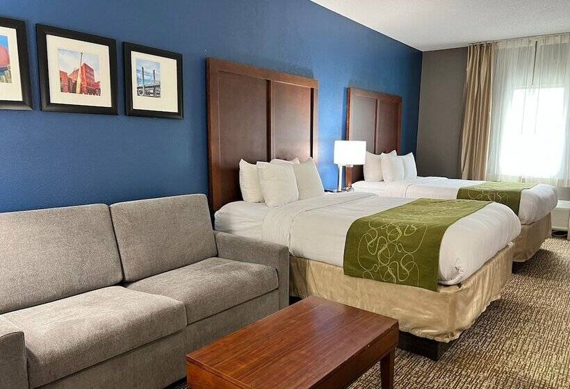ホテル Comfort Suites Louisville East