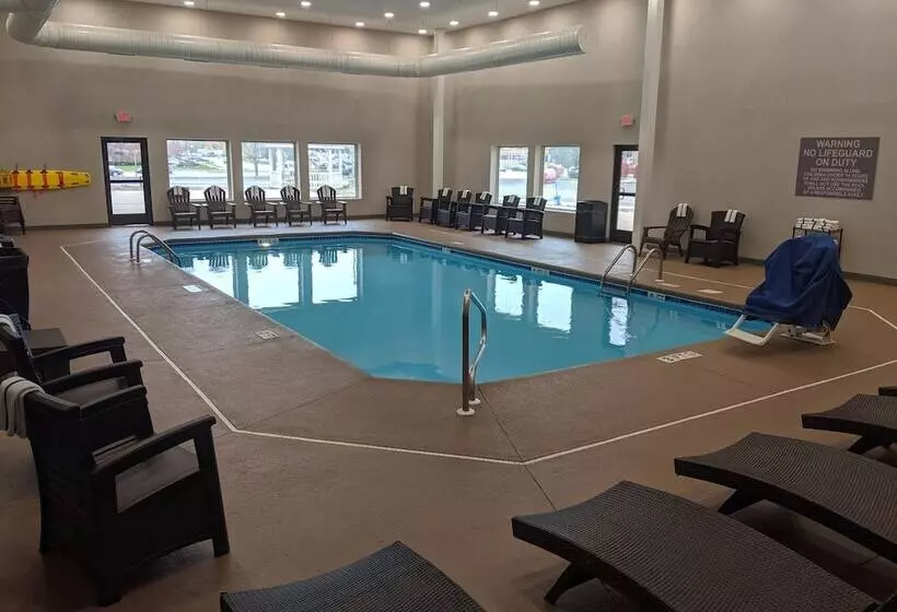ホテル Comfort Suites Fort Wayne   Southwest